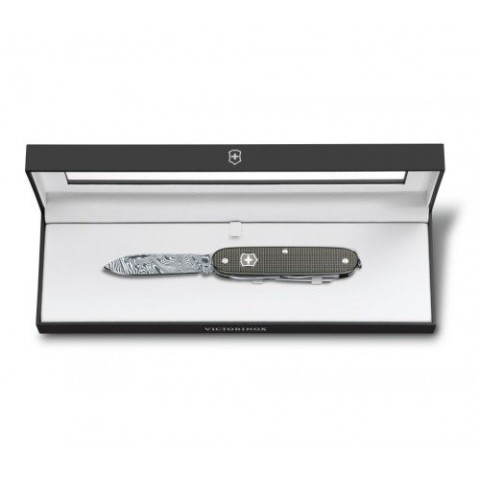 Ніж Victorinox Pioneer X Damast 0.8231.J16