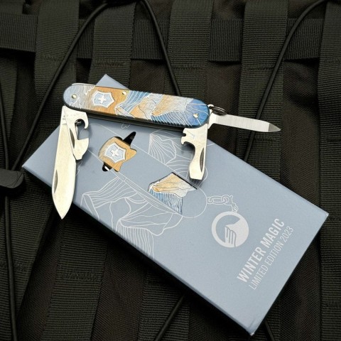 Складаний ніж Victorinox CADET Winter Magic LE 2023 0.2601.22E1