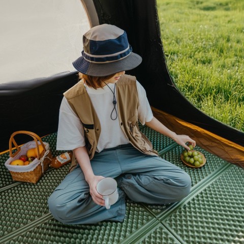 Килимок туристичний складаний одномісний IXPE Naturehike CNK2450WS044 з алюмінієвою плівкою, 195x60x1.8 см, оливковий