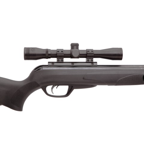 Пневматична гвинтівка Gamo Black Bull + прицел 4х32WR