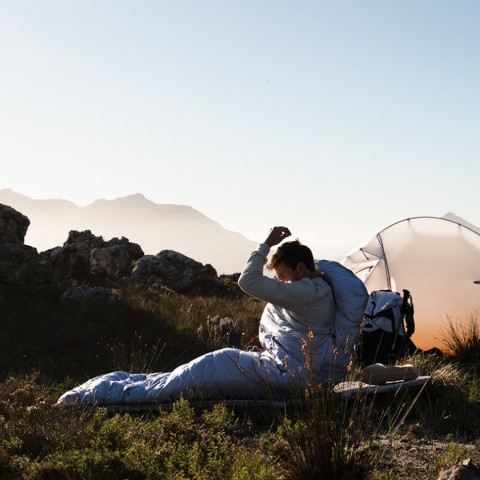 Спальник з натуральним пухом Naturehike CW700 CNK2450WS048, p-р M, чорно-блакитний