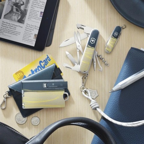 Ніж Victorinox Classic SD New York Style  58мм,1сл,7функ,сір