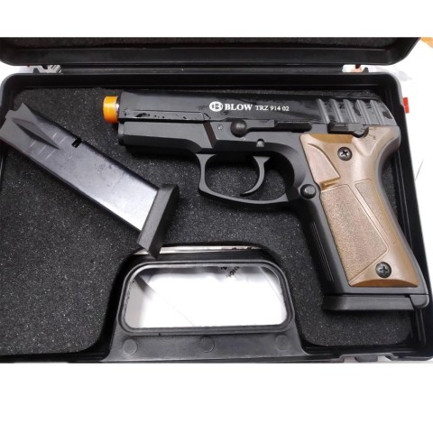 Стартовый пистолет BLOW TRZ-91402 + магазин