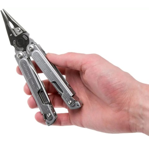Мультитул Leatherman 832638 Free P2, нейлон. чохол ц:silver