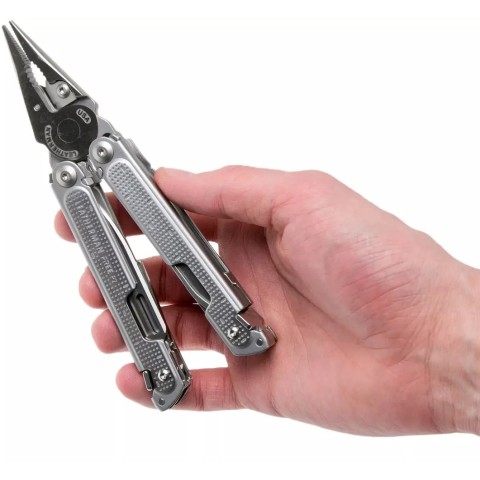 Мультитул Leatherman 832642 Free P4 Silver + чехол