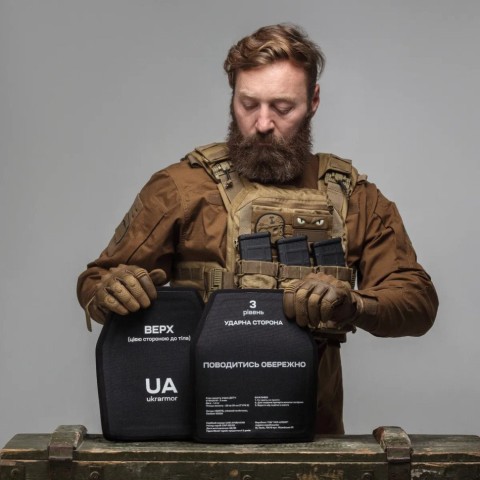 Комплект бронеплит поліетиленових Ukrarmor 3 класу. Вага 2.76 кг. Розмір M (25х30 см.) комплект (UM.008.0003)